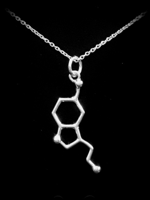 Silver Serotonin Necklace at Nakiteu Srebrna Ogrlica Lancic Serotonin